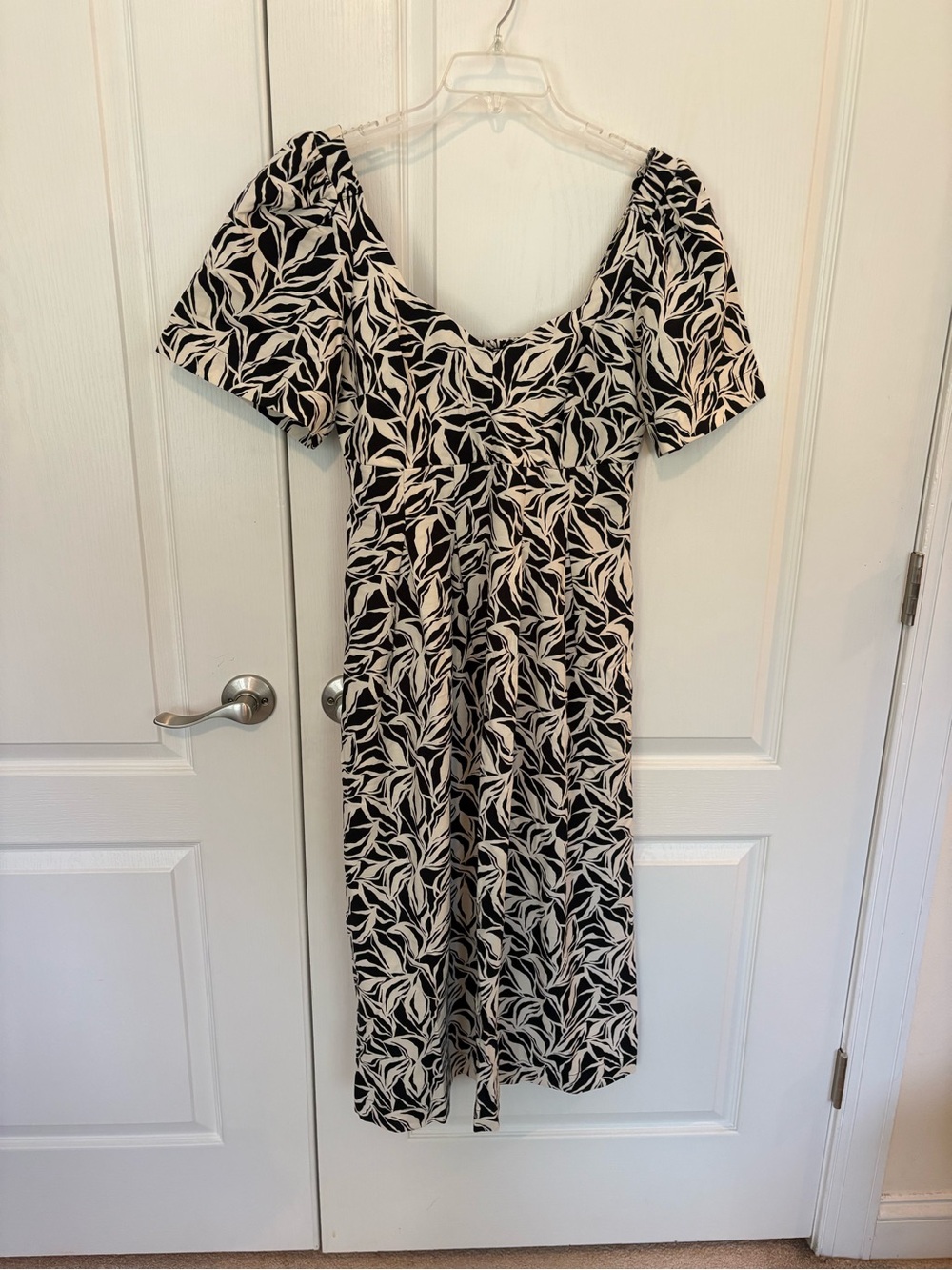 a new day Black and White Leaf-Print Midi Dress
